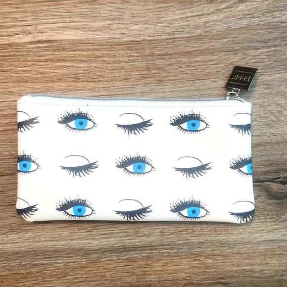 Rodan & Fields Eye Makeup Bag - Picture 2 of 7